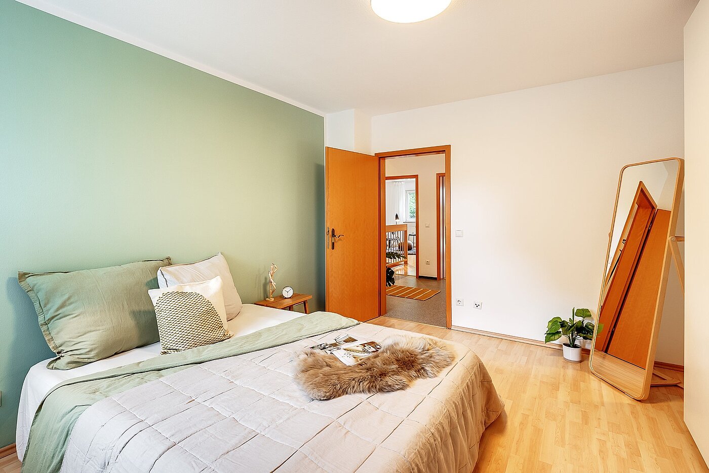 Apartment with 3 room | München-Hasenbergl | 2105ML10 | Schlafzimmer mit ...