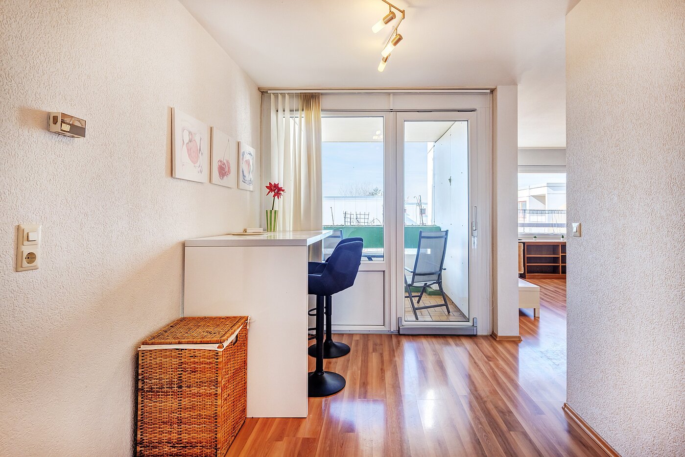 Apartment with 2.5 room | München-Hadern | 70393 | ...mit Zugang zur Loggia