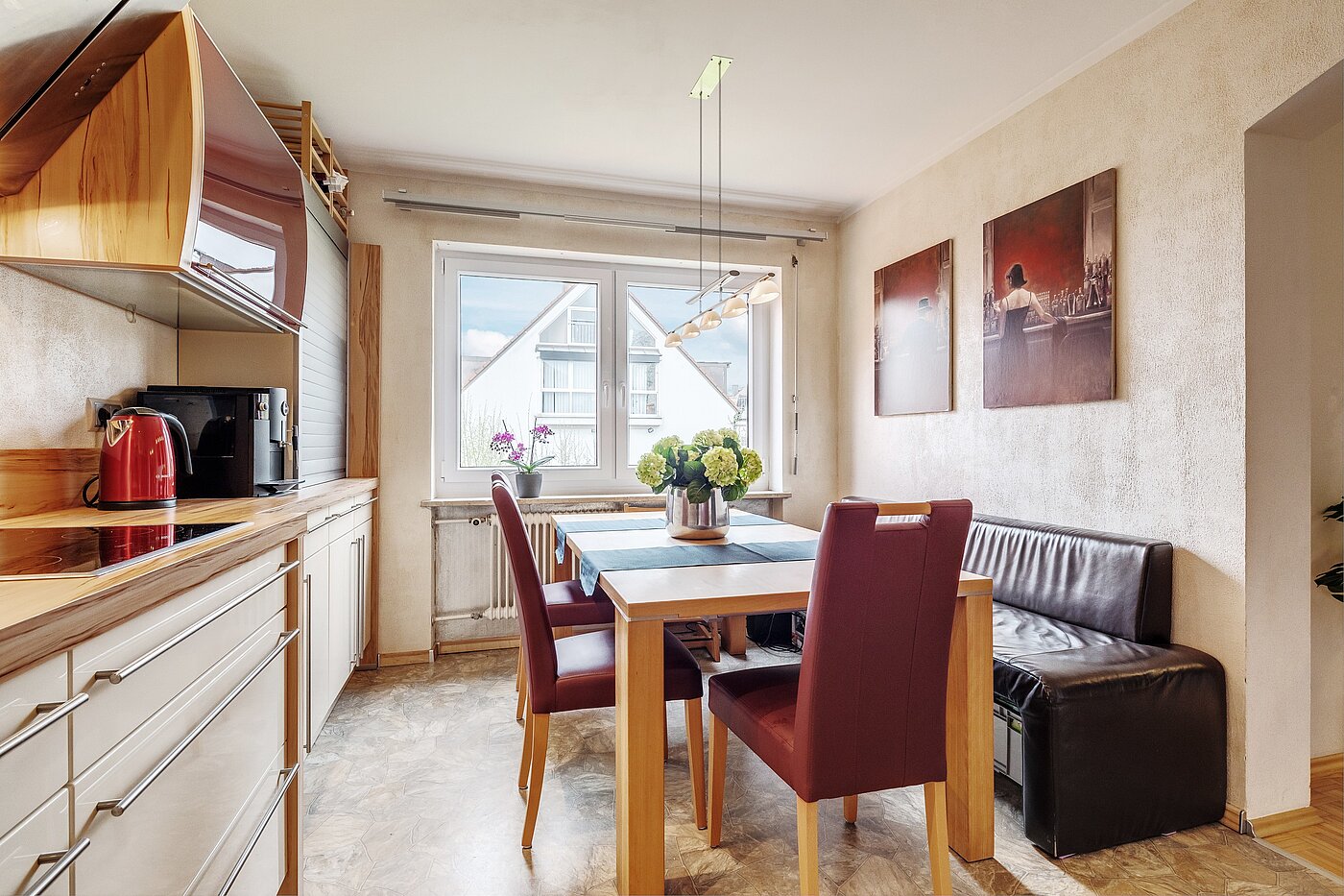 Attic Apartment with 3 room | Karlsfeld | 70217 | Geräumige Wohnküche