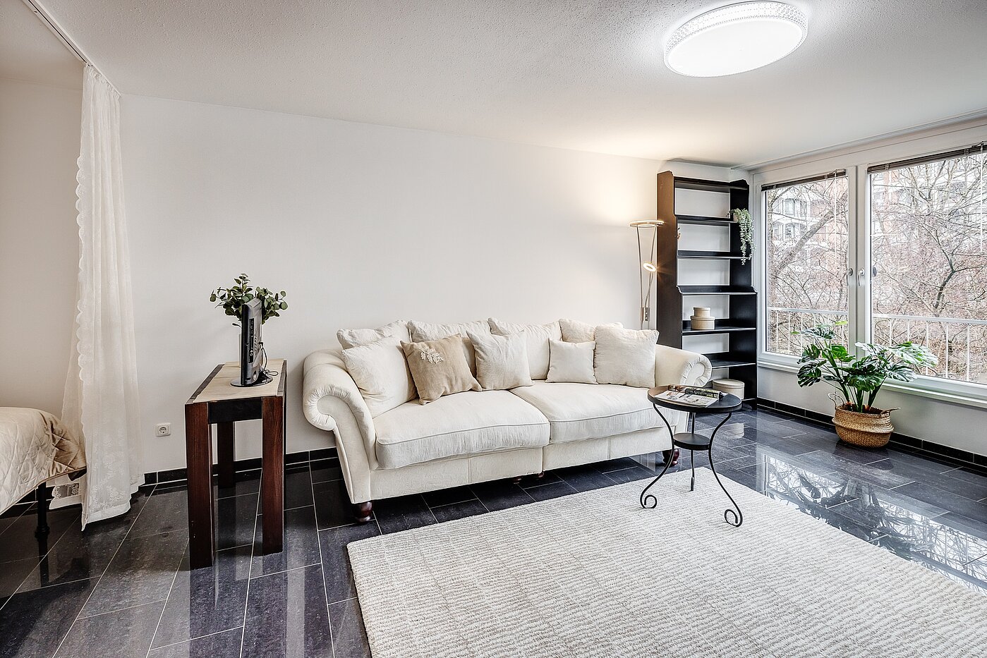 Apartment with 1.5 room | München-Au | 2112ML2 | ...mit großer Fensterfront...