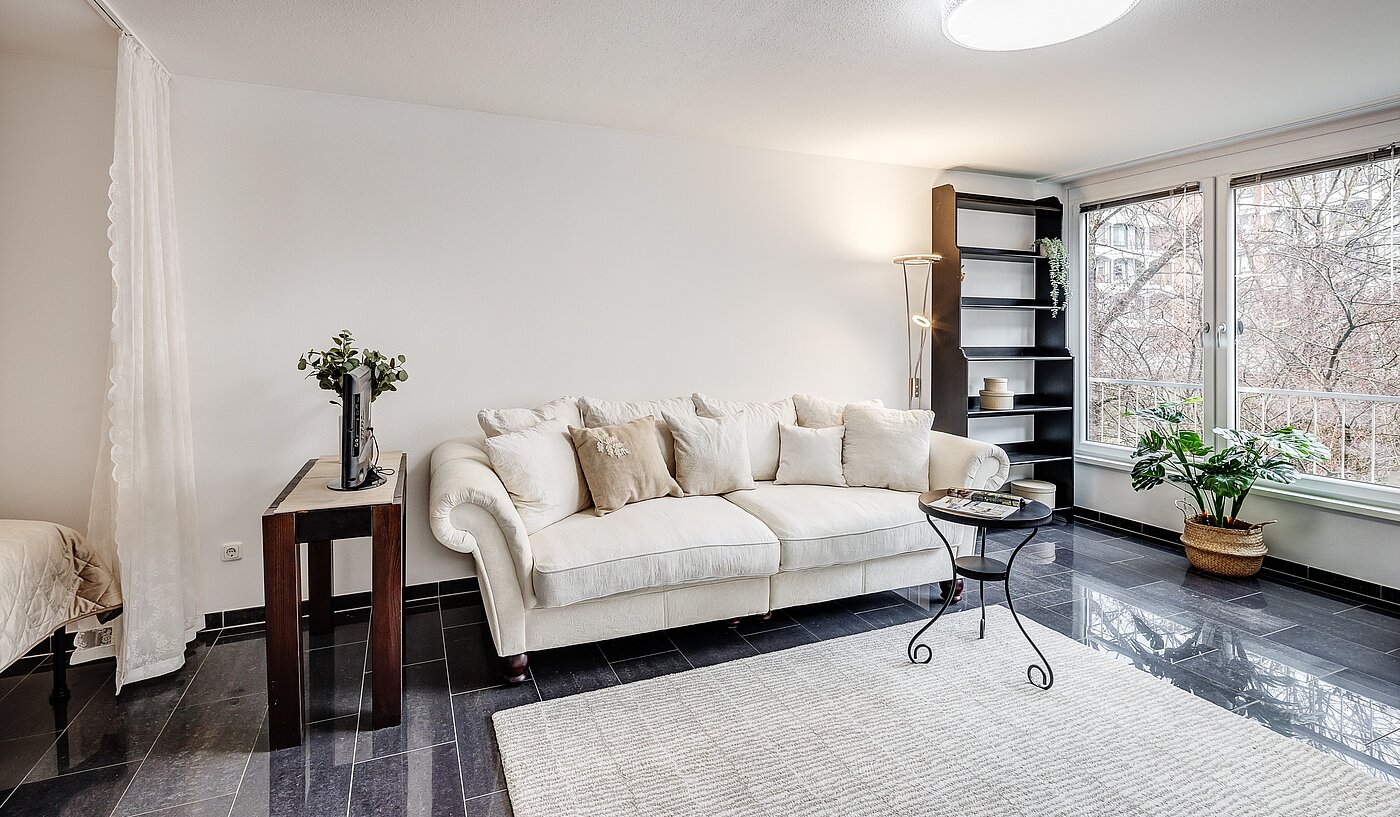 Apartment with 1.5 room | München-Au | 2112ML2 | ...mit großer Fensterfront...