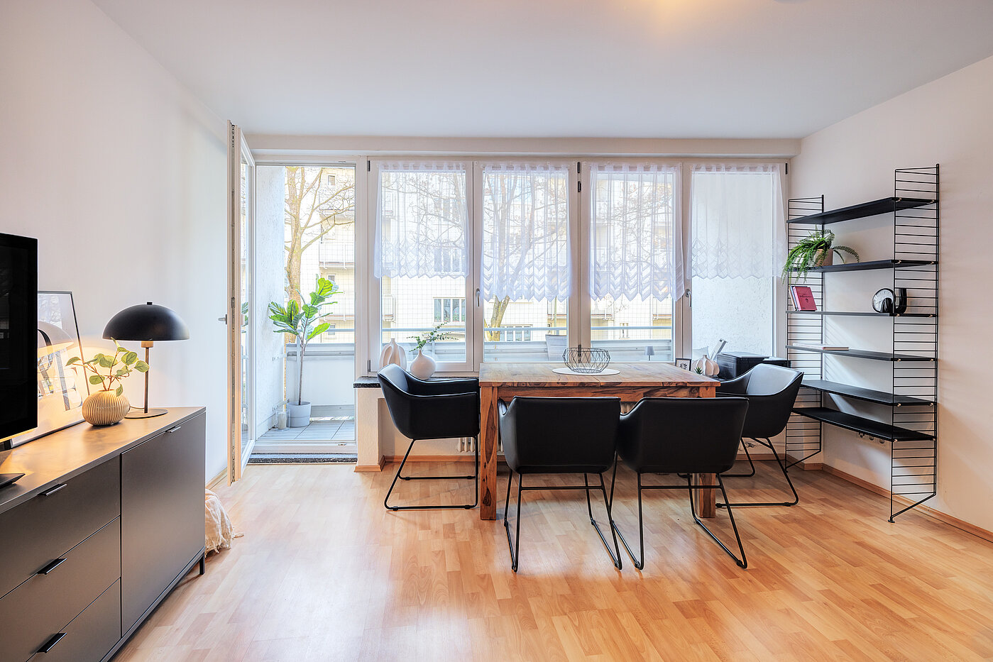 Apartment with 1 room | München-Schwabing | 70211 | Ess-/Arbeitsbereich