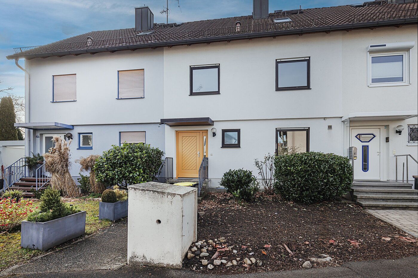 Middle townhouse  with 5 room | Unterschleißheim | 70187 | Ansicht von der Straße aus