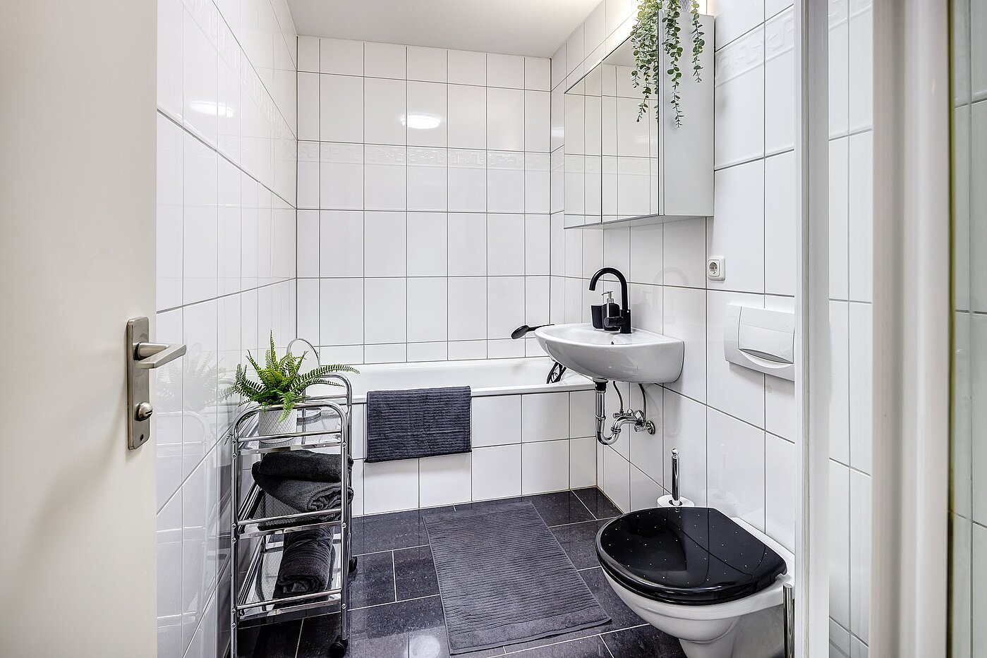 Apartment with 1.5 room | München-Au | 2112ML2 | Bad mit Badewanne...