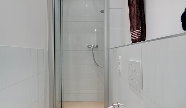 Ground floor apartment with 4 room | München-Neuhausen | 70471 | ...mit Dusche