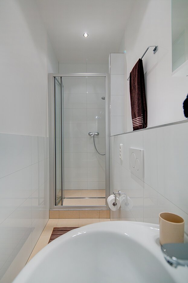 Ground floor apartment with 4 room | München-Neuhausen | 70471 | ...mit Dusche