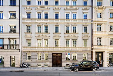 Historical center: Charming 2-room apartment with flair