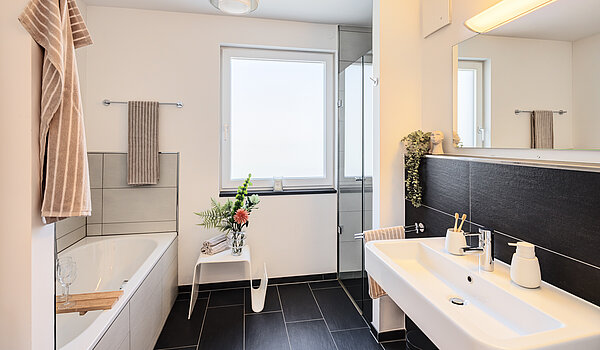 Penthouse with 2 room | München-Bogenhausen | 70385 | Geschmackvolles Bad...