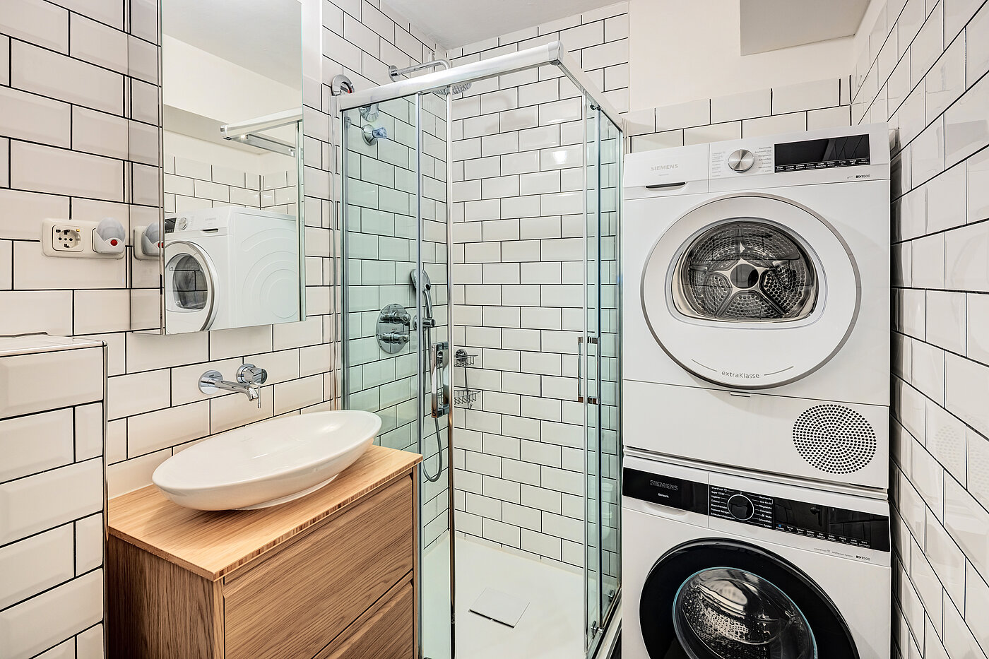 Apartment with 3 room | München-Au | 70447 | Badezimmer mit Waschmaschine