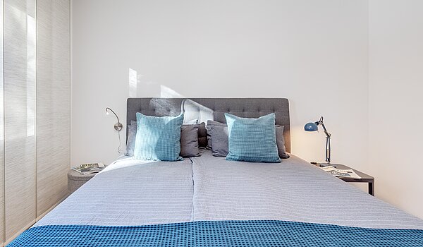 Ground floor apartment with 2 room | München-Moosach | 70462 | Großes Bett