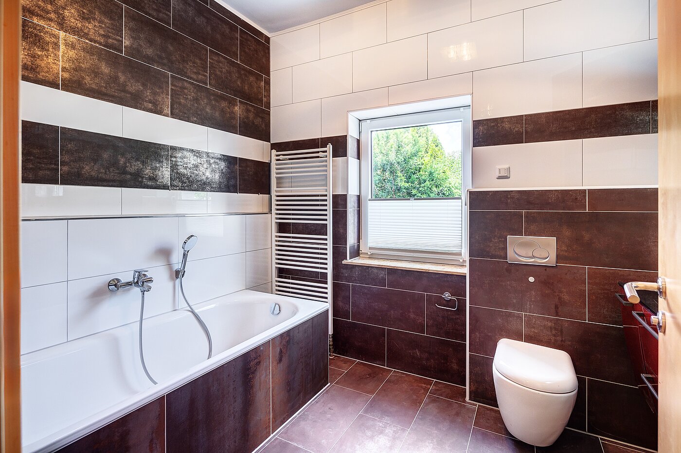 Semi-detached House with 6.5 room | Unterschleißheim | 70122 | ... mit Badewanne