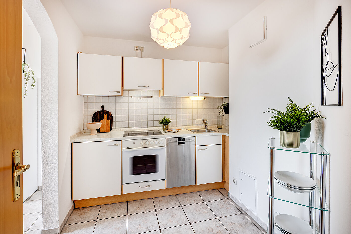 Apartment with 2 room | Unterschleißheim | 70138 | ...Küche mit Einbauküche