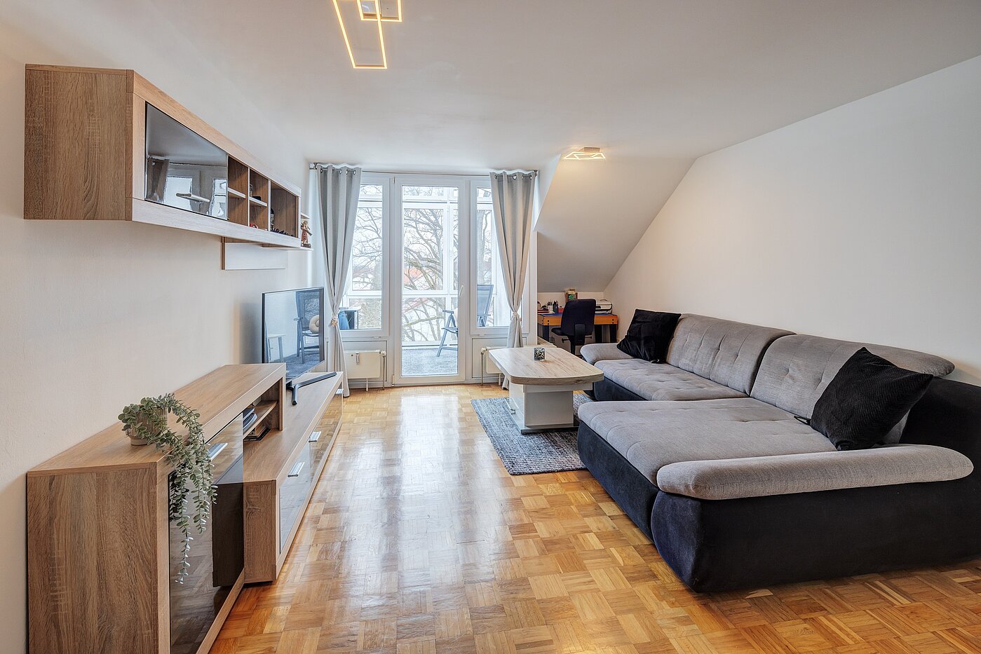 Apartment with 2 room | Poing | 70373 | ...Wohnbereich mit...