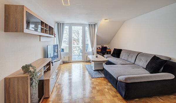 Apartment with 2 room | Poing | 70373 | ...Wohnbereich mit...