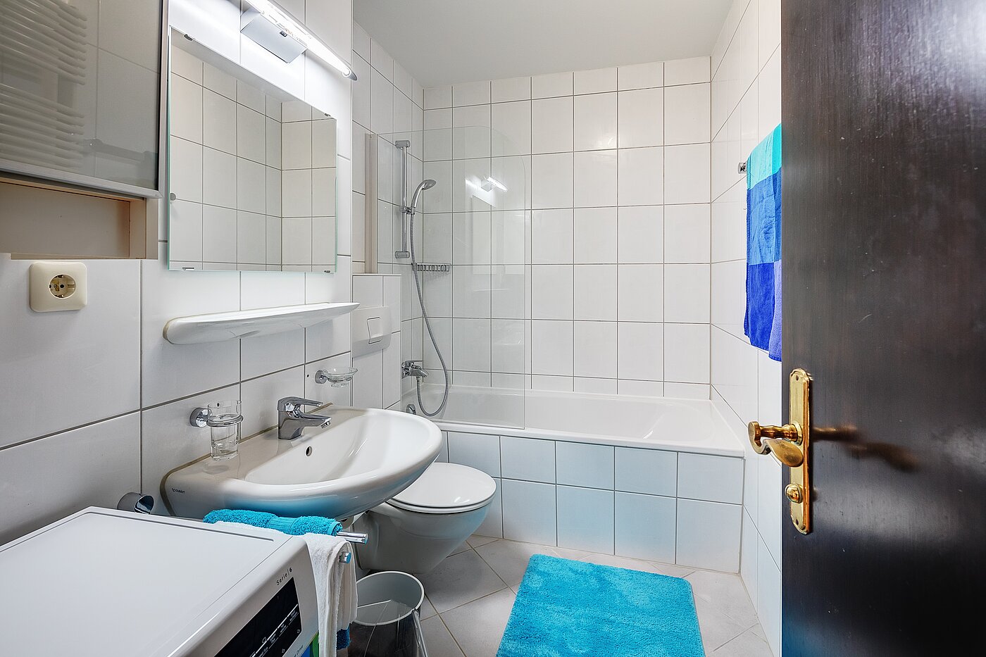Apartment with 2 room | München-Schwabing | 2205ML62 | Bad mit Wanne...