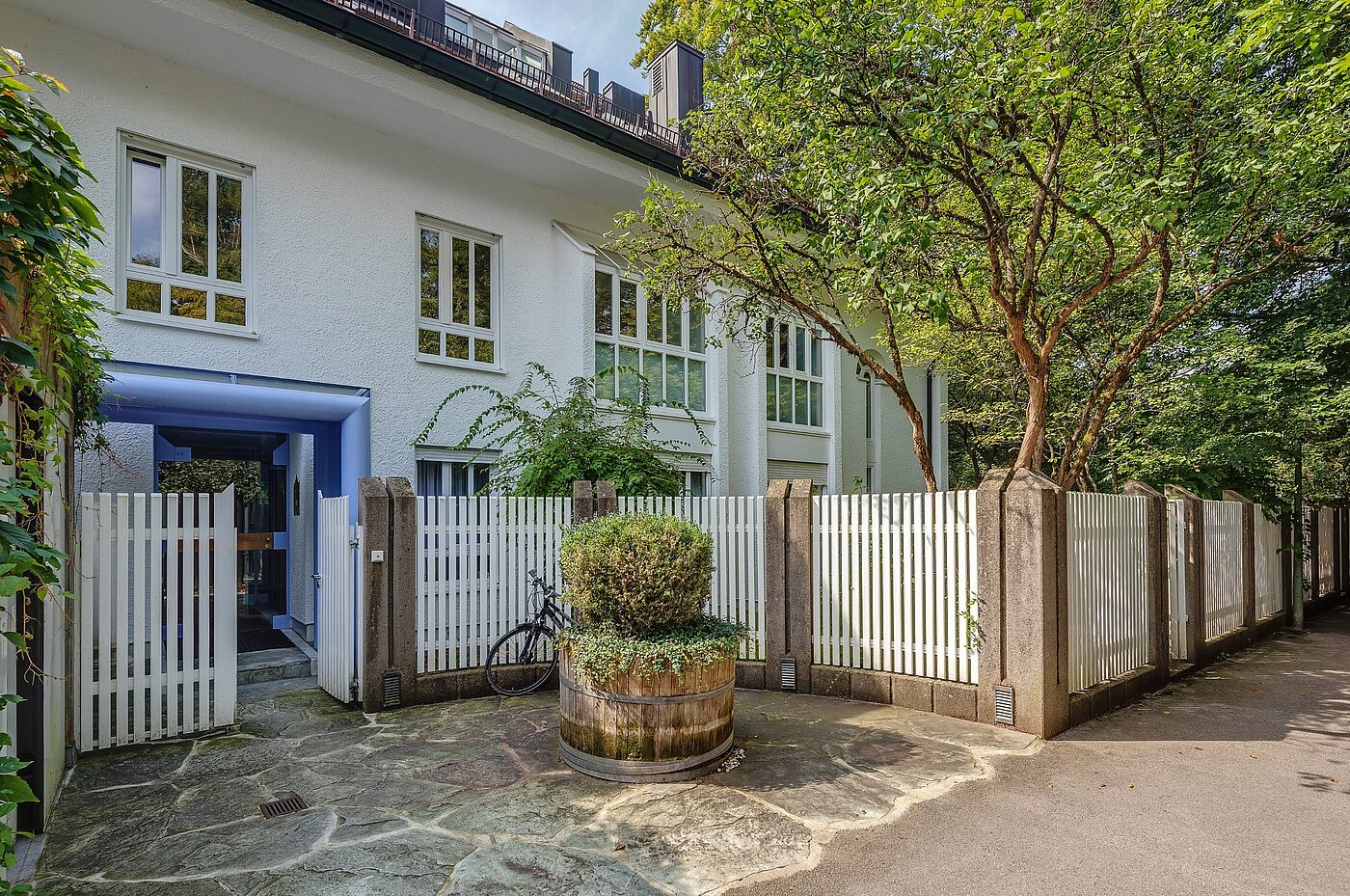 Apartment with 3 room | München-Harlaching | 1908ML6 | Hauseingang