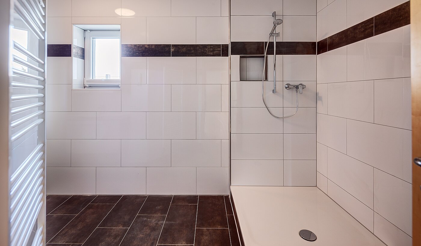Semi-detached House with 6.5 room | Unterschleißheim | 70122 | ...mit großer Dusche