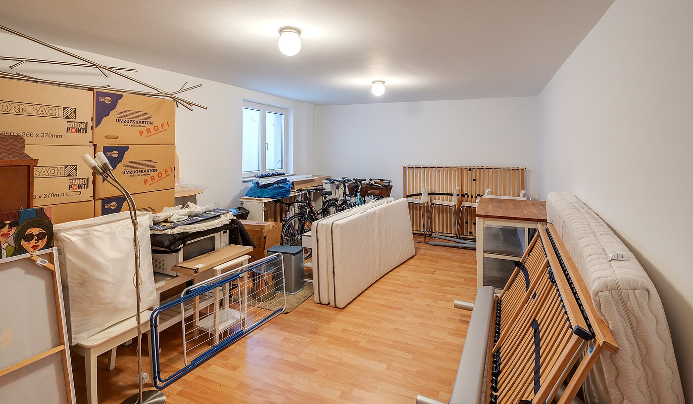 Semi-detached House with 6.5 room | Unterschleißheim | 70122 | Weiterer großer Kellerraum