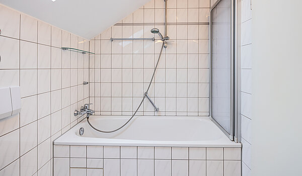 Apartment with 2 room | Poing | 70373 | ...Badewanne