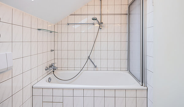 Apartment with 2 room | Poing | 70373 | ...Badewanne