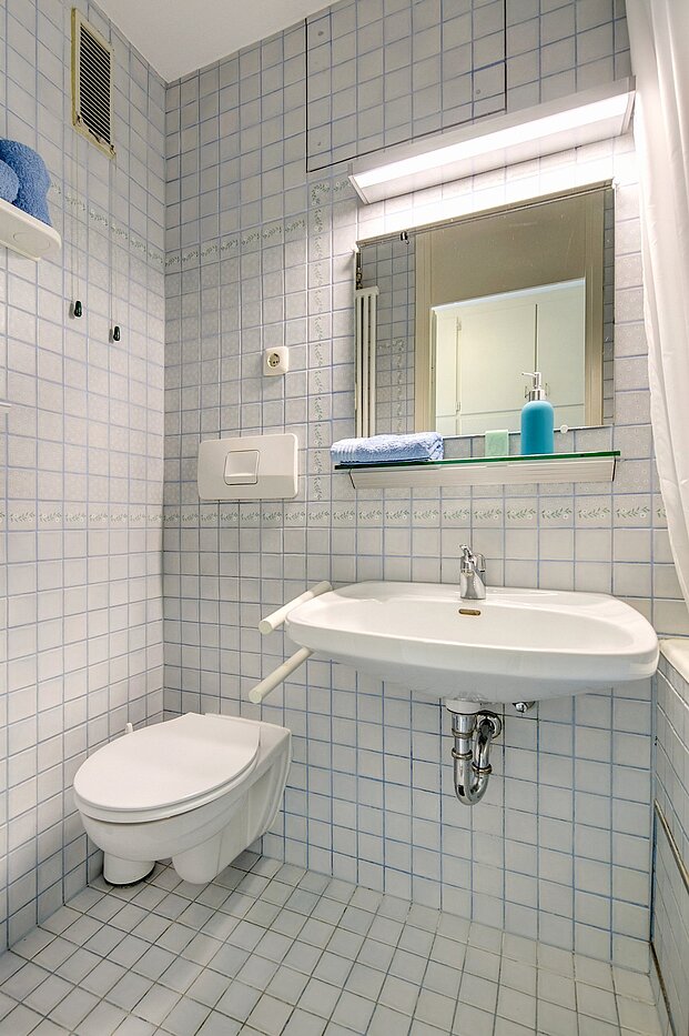Apartment with 1 room | München-Maxvorstadt | 2105ML7 | Hell gefliestes Bad...