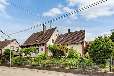 Markt Schwaben: Multi-generation house in a quiet location
