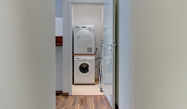 Ground floor apartment with 4 room | München-Neuhausen | 70471 | Flur vom Eingang kommend