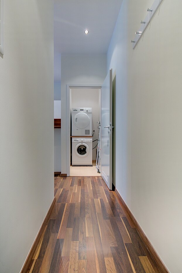 Ground floor apartment with 4 room | München-Neuhausen | 70471 | Flur vom Eingang kommend