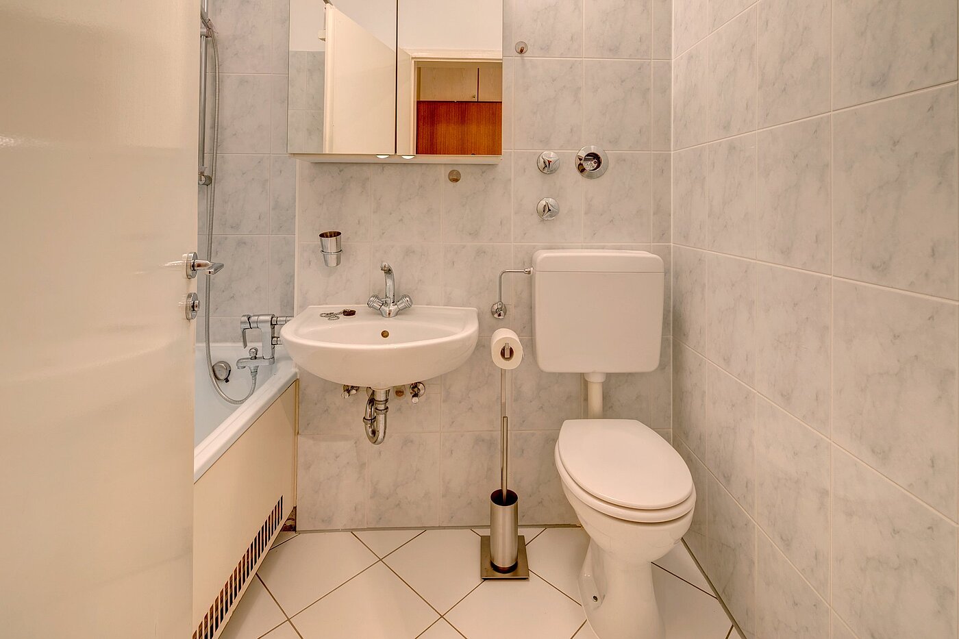 Raised Ground Floor with 1 room | München-Neuhausen | 1911ML10 | Bad