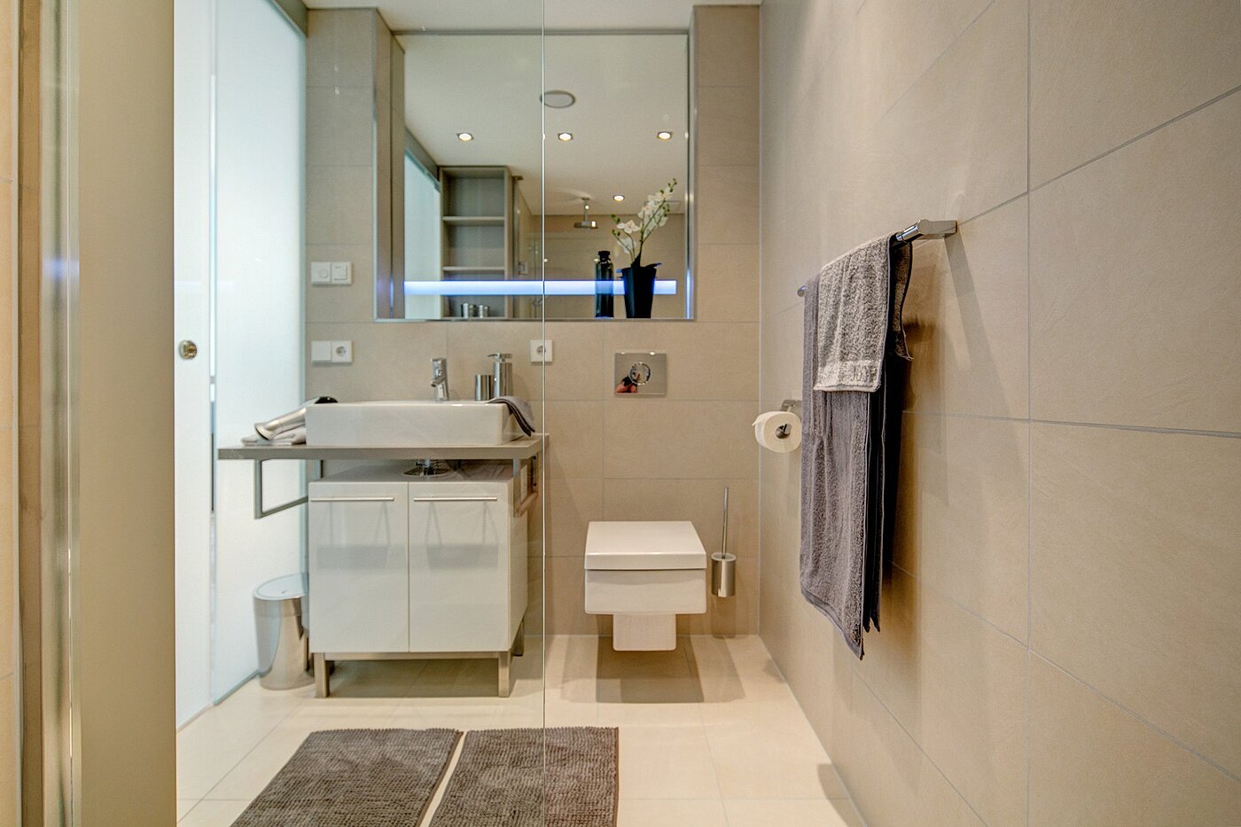 Apartment with 1 room | München-Bogenhausen | 1807ML5 | Duschbad mit Glasschiebetür...