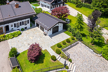 A rarity on Lake Tegernsee: high-quality country house complex in Abwinkl