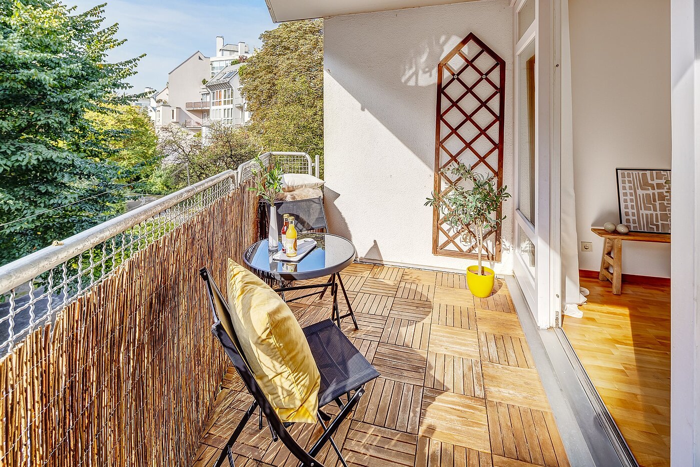 Apartment with 2 room | München-Schwabing | 2109ML3 | ...mit Blick zum begrünten...