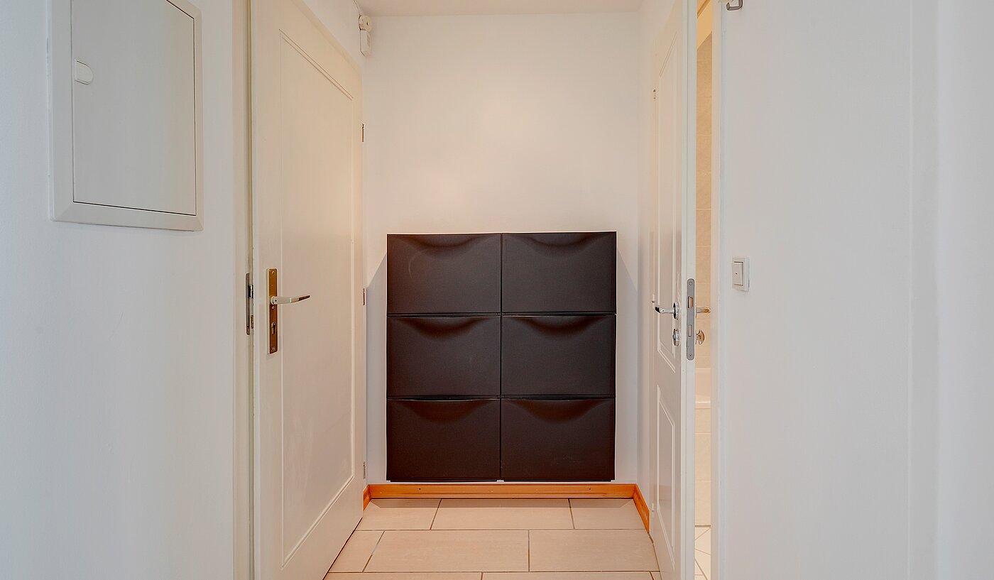 Apartment with 2 room | München-Schwabing | 70130 | Diele Blickrichtung Eingang