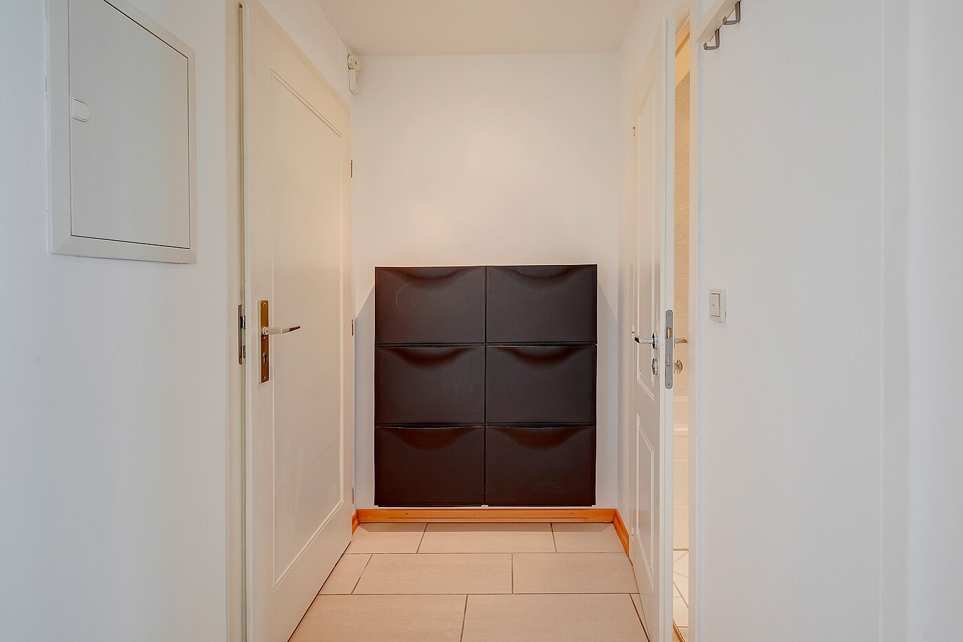 Apartment with 2 room | München-Schwabing | 70130 | Diele Blickrichtung Eingang