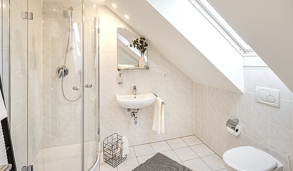 Middle townhouse  with 5 room | Unterschleißheim | 70187 | Zusätzliches Duschbad im DG...