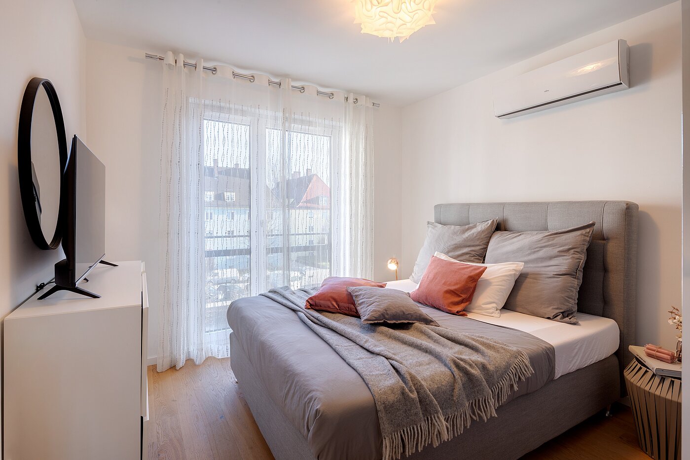 Apartment with 4 room | München-Bogenhausen | 70380 | Gäste- oder...