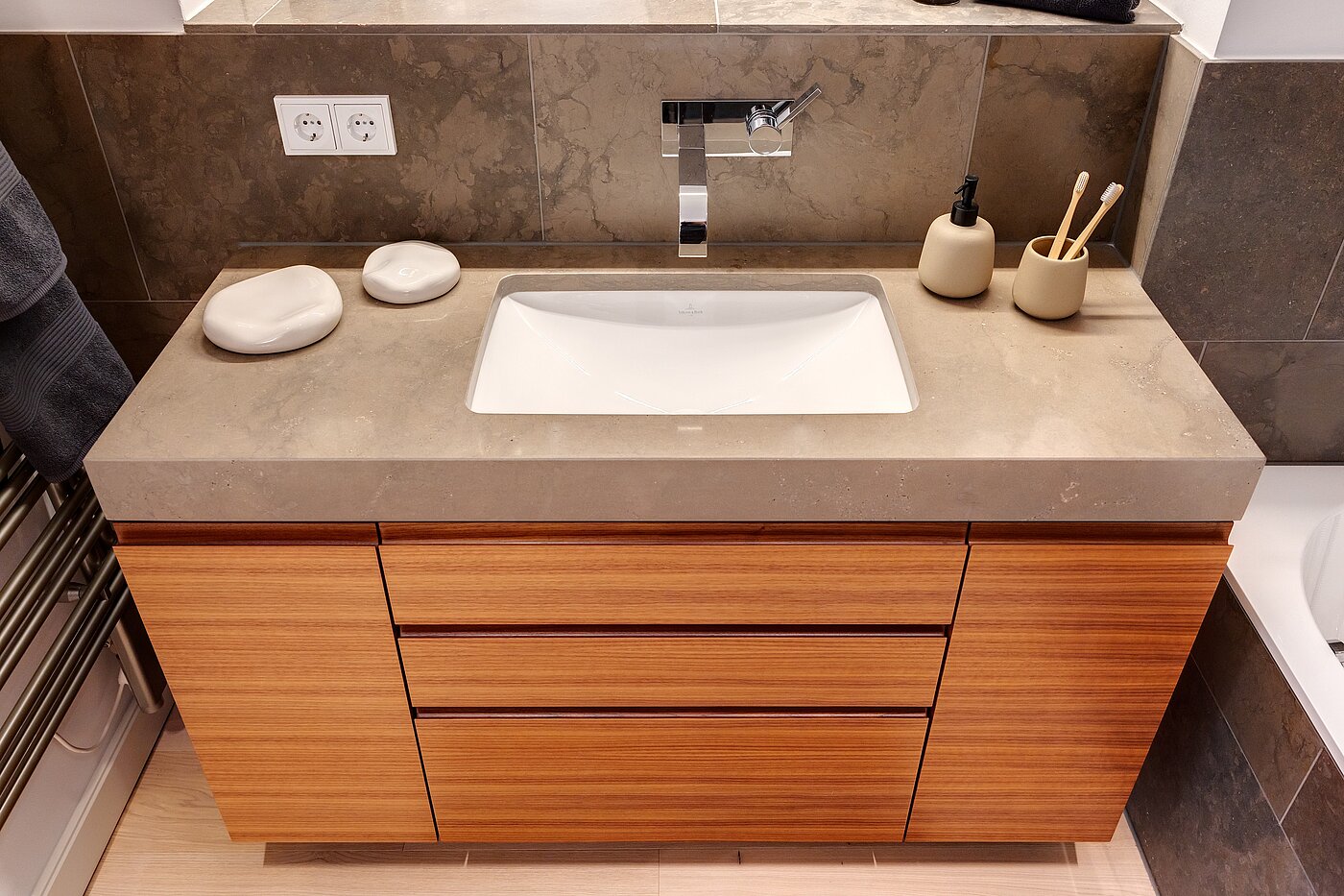 Apartment with 3 room | 70046 | ...mit Natursteinwaschtisch