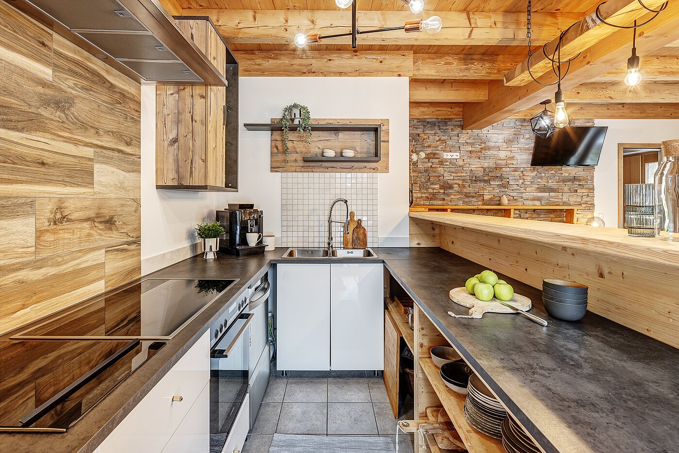 Apartment with 6 room | 70095 | ...und hochwertiger Einbauküche