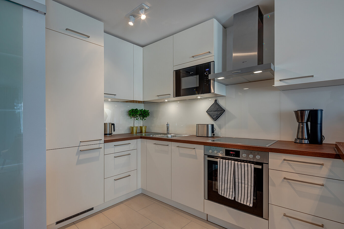 Apartment with 2 room | München-Schwabing | 70434 | ...hochwertiger Einbauküche...