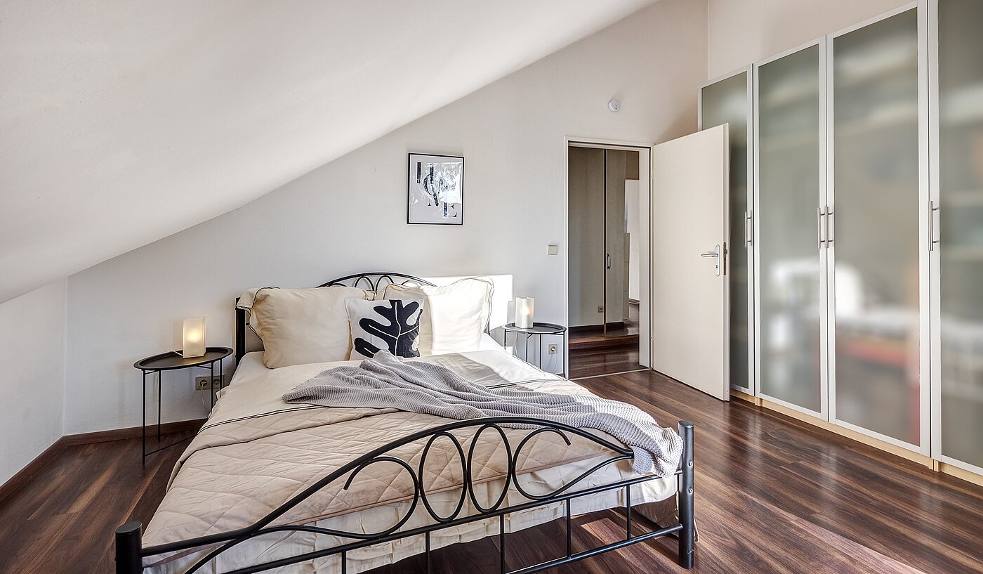 Apartment with 2 room | München-Untermenzing | 70177 | Helles Schlafzimmer...