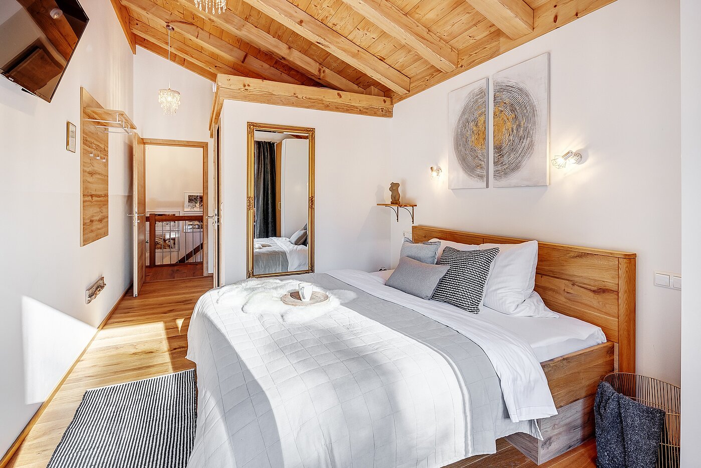 Apartment with 6 room | 70095 | Zimmer 4 im Obergeschoss...