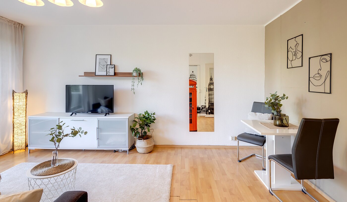 Apartment with 2 room | München-Sendling-Westpark | 2204ML2 | Helles Wohnzimmer...