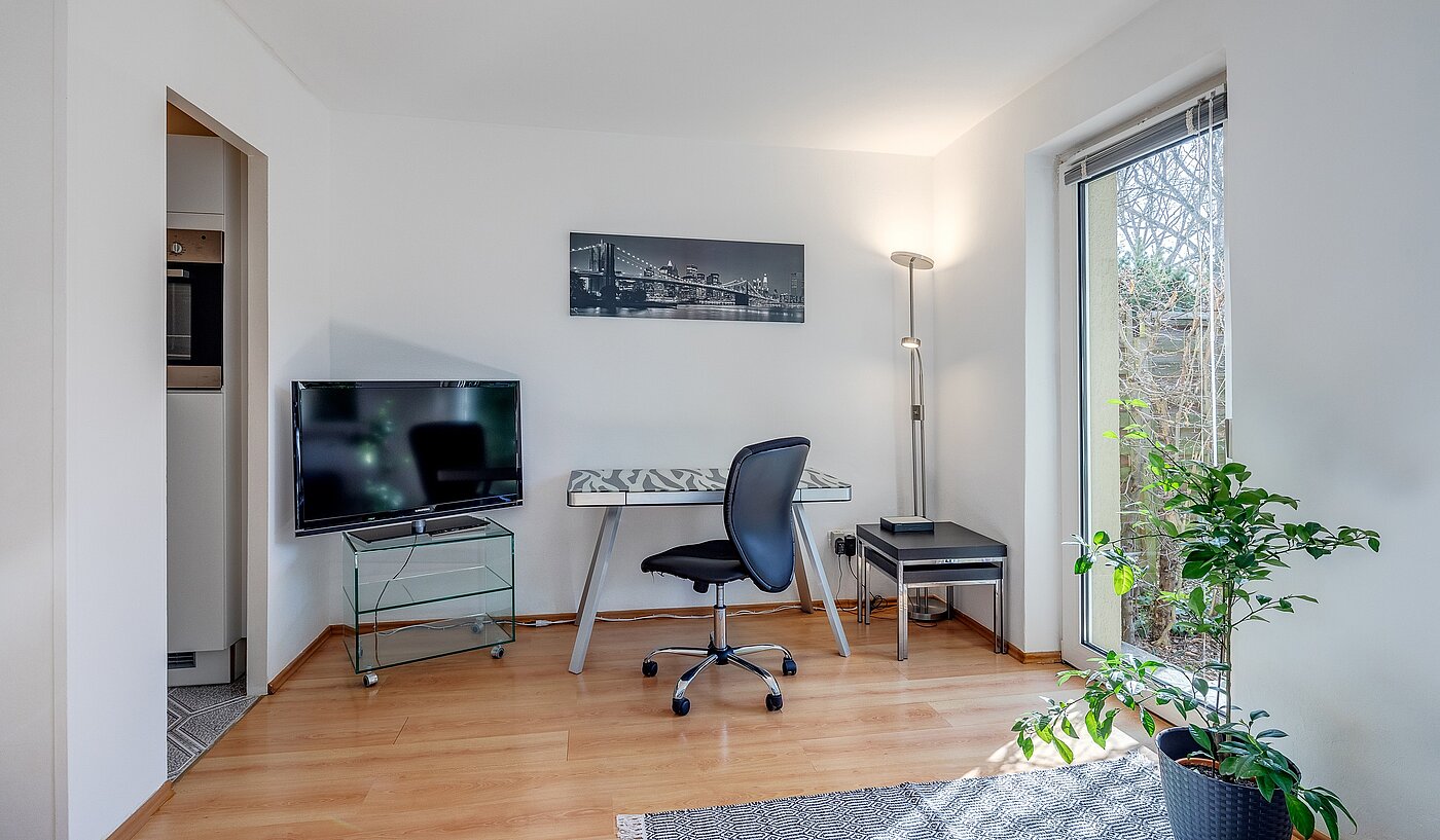 Apartment with 1 room | München | 70073 | ...Arbeitsbereich mit Zugang...