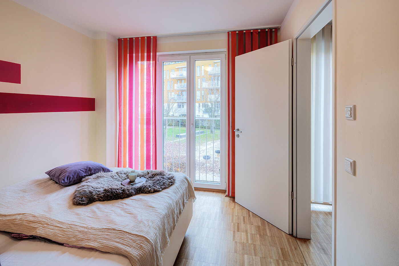 Apartment with 2 room | München-Schwabing | 703161 | Blick zum Fenster