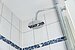 ...mit Dusche und...