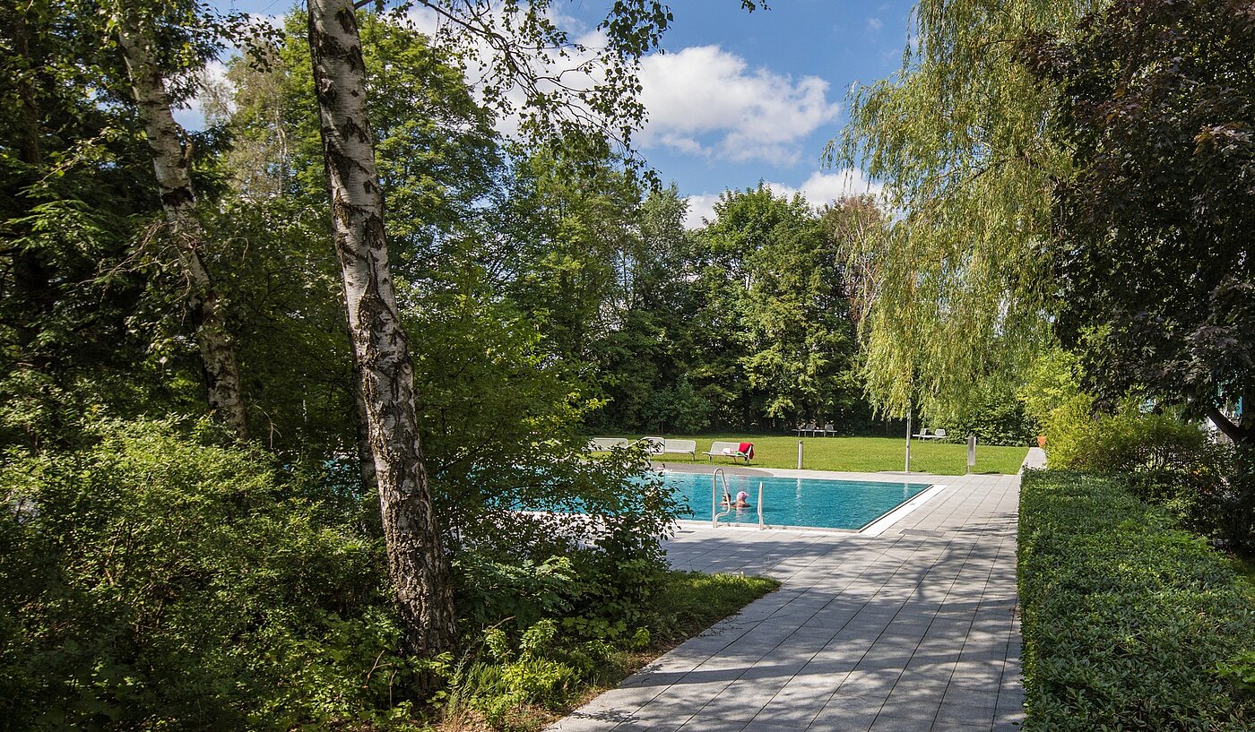 Apartment with 1 room | München-Forstenried | 2111ML1 | ...vom Schwimmbad