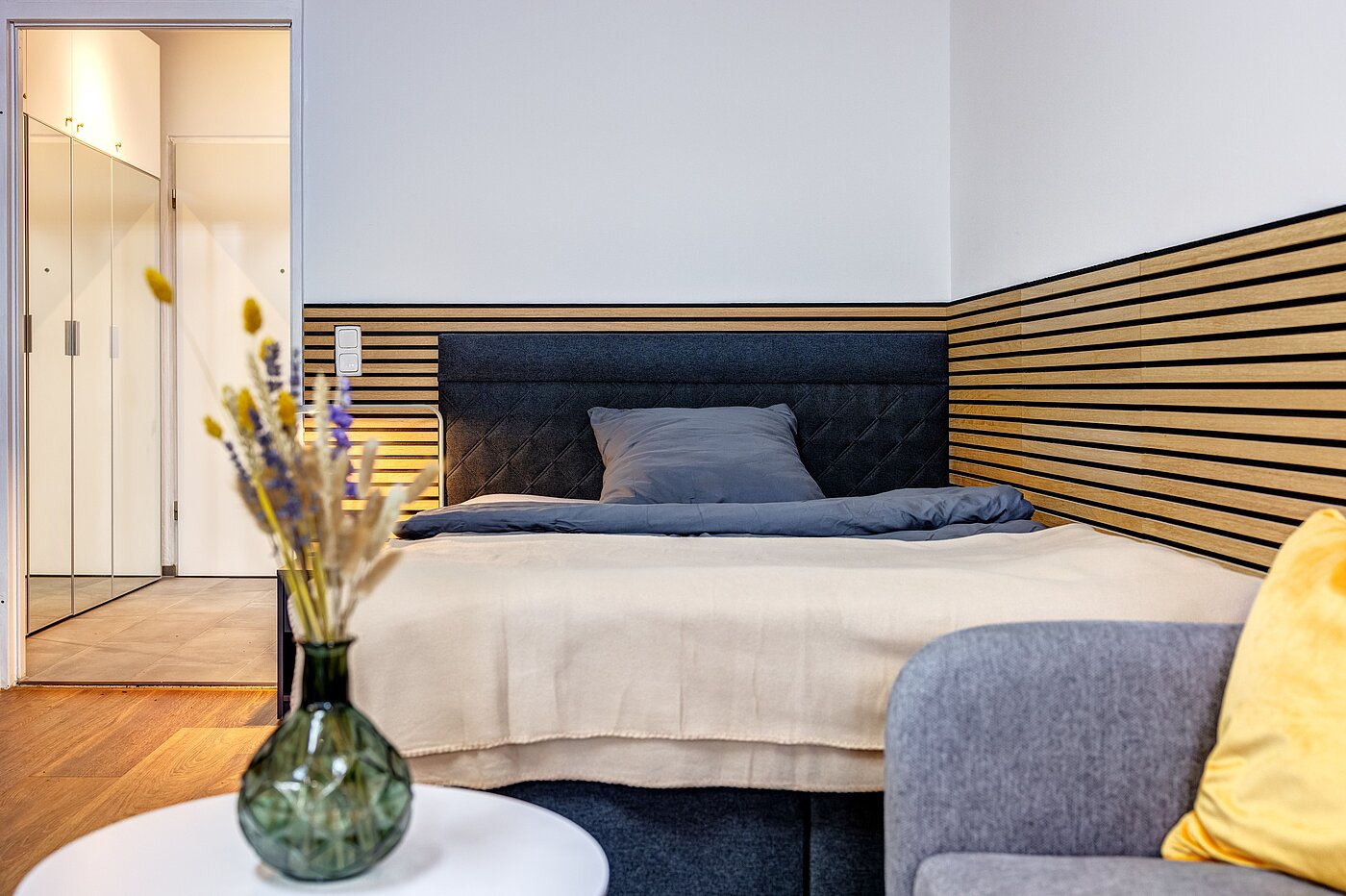 Apartment with 1 room | München-Milbertshofen | 70183 | Gemütliches Bett