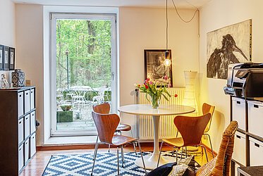 Sendling: historic maisonette apartment with garden