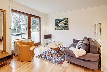 Schwabing: 1-room apartment with beautiful west facing balcony