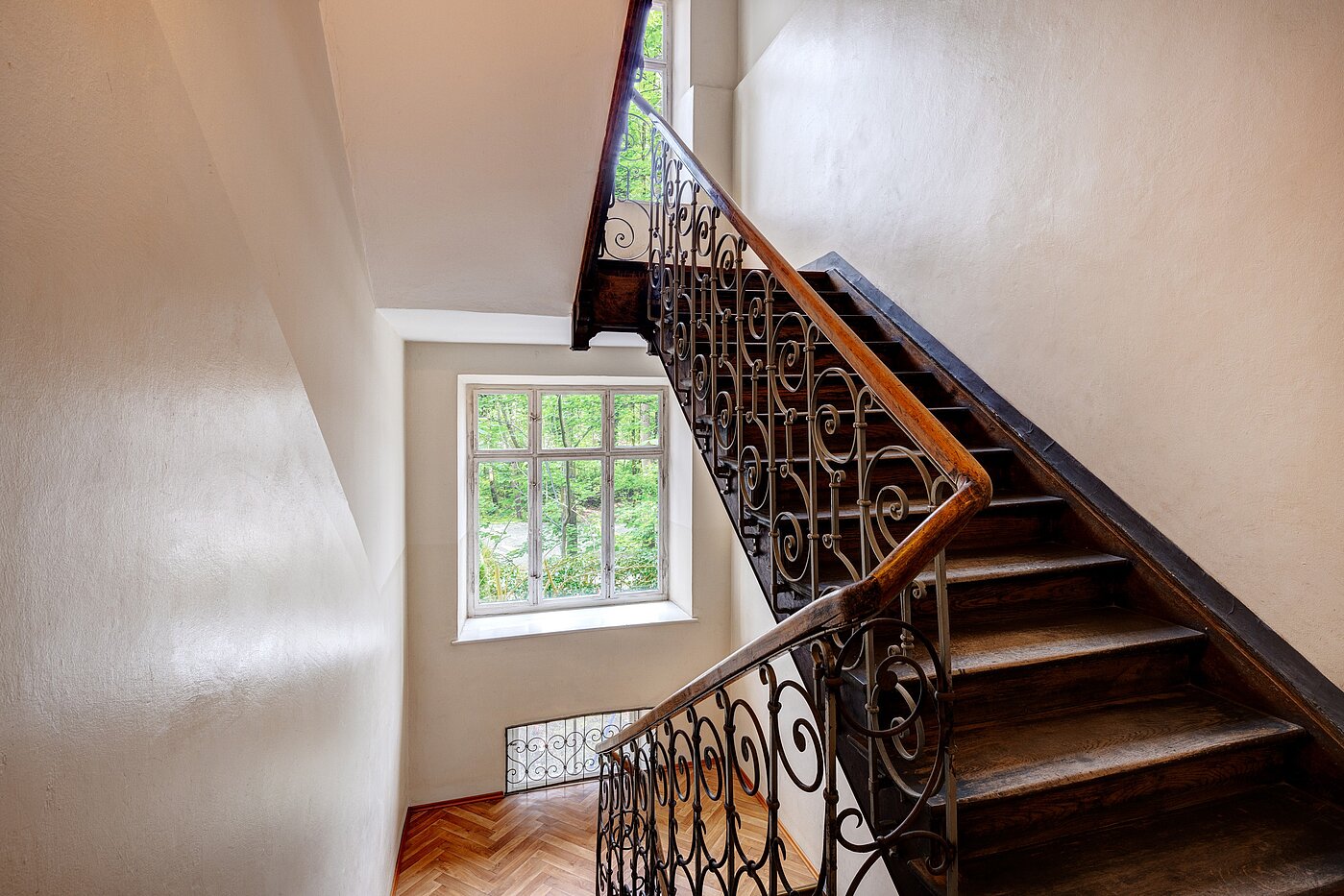 Apartment with 2.5 room | München-Sendling | 70067 | Helles Treppenhaus auch im UG